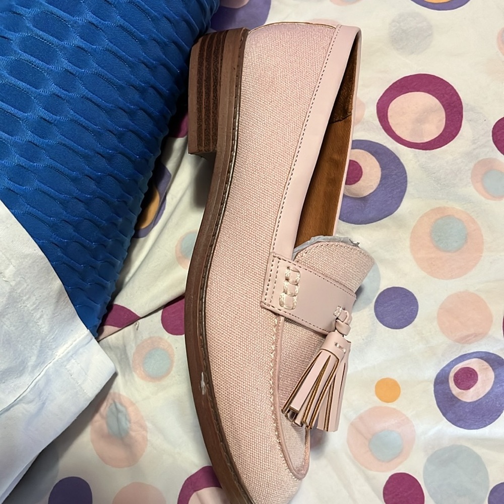 Shoes - Picture 6 of 12